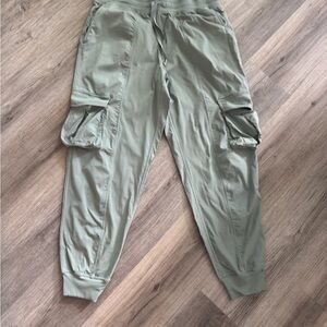 Women’s lululemon Pants green size large